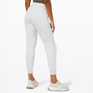 Heather grey lululemon scuba joggers